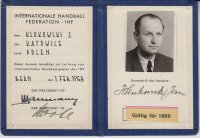 Legitymacja Międzynarodowej Federacji Piłki Ręcznej wystawiona na nazwisko Jana Klukowskiego, 1958 r.